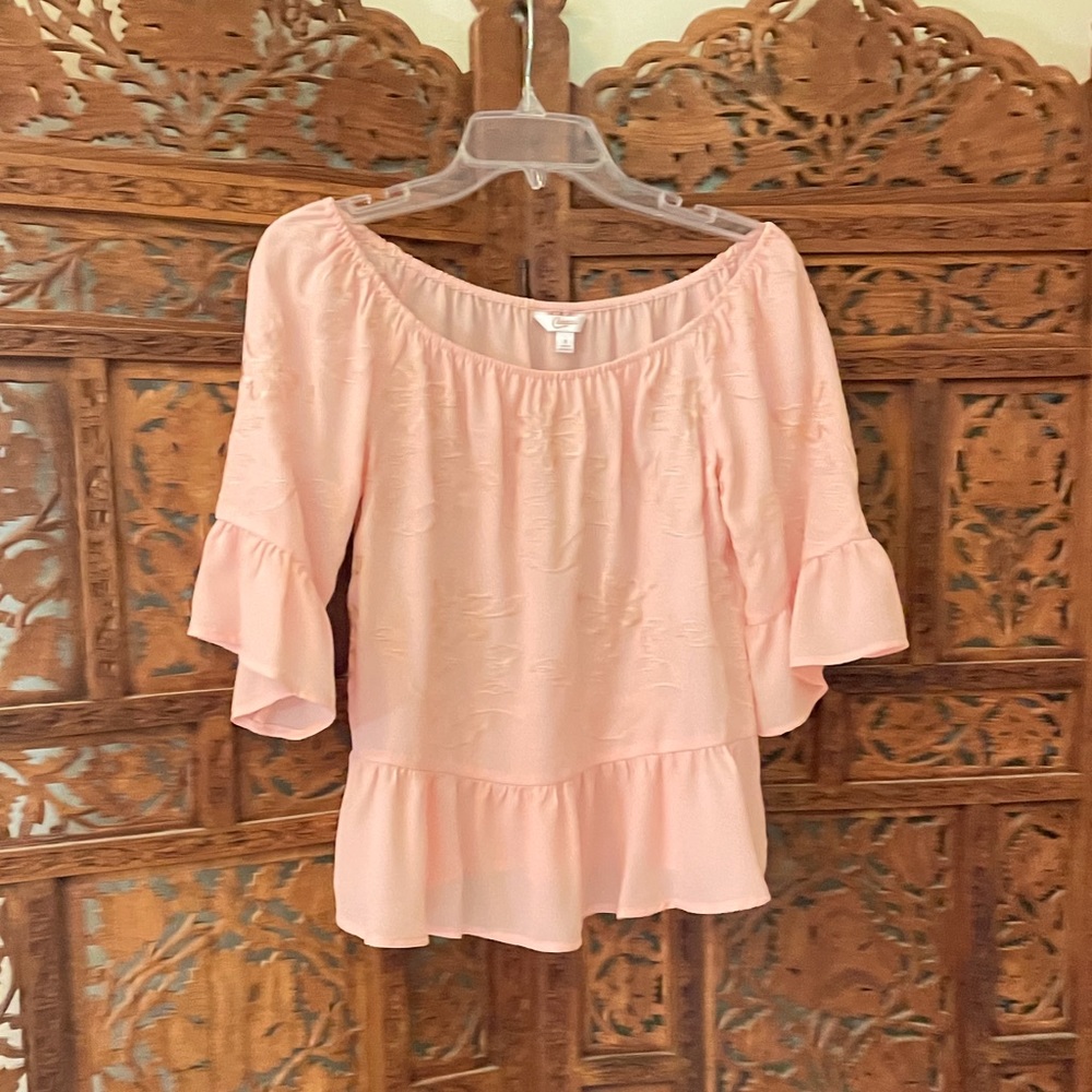Candie’s true peach 🍑 off the shoulder blouse SM. 3/4 bell sleeves NWOT fun